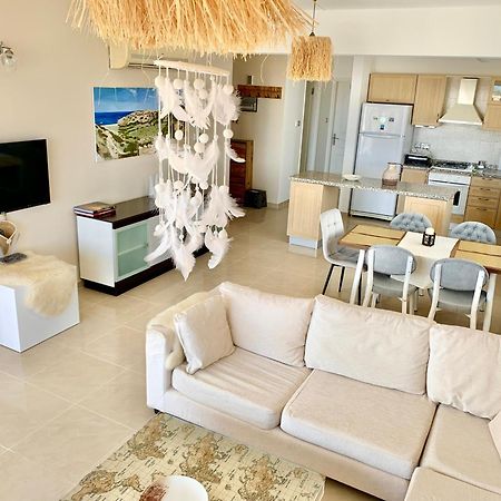 Boho Bay Apartment Akanthou Екстериор снимка