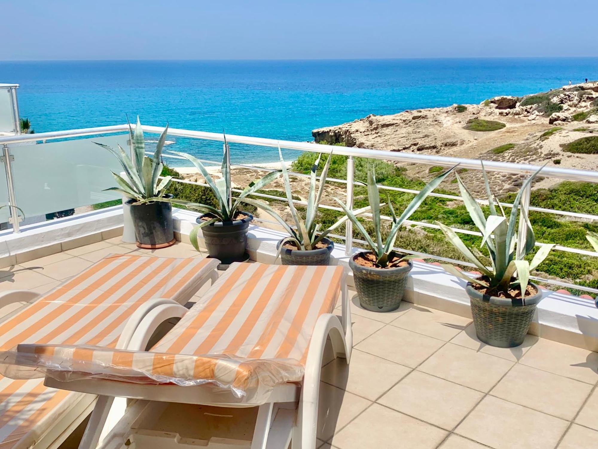 Boho Bay Apartment Akanthou Екстериор снимка