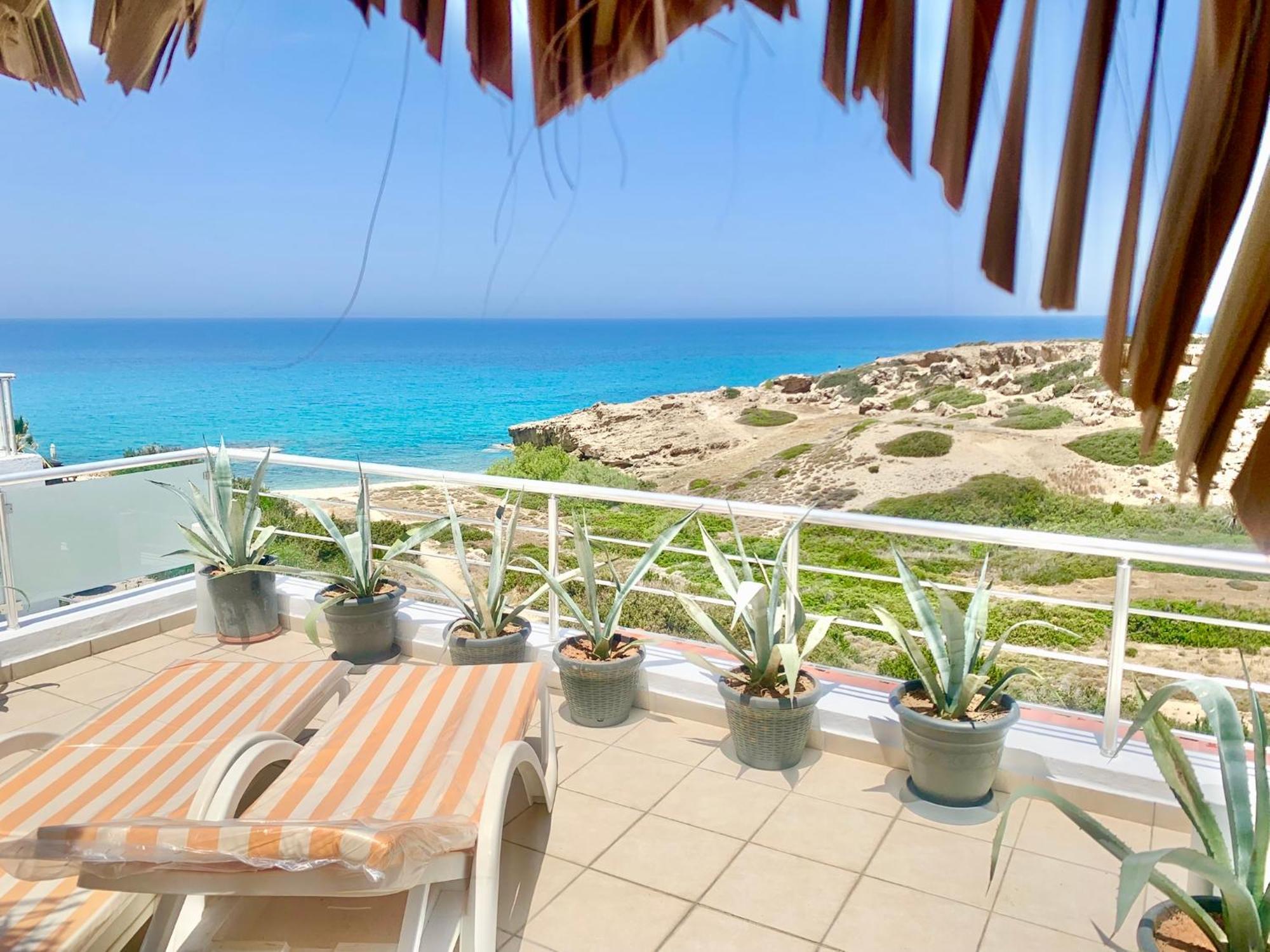 Boho Bay Apartment Akanthou Екстериор снимка